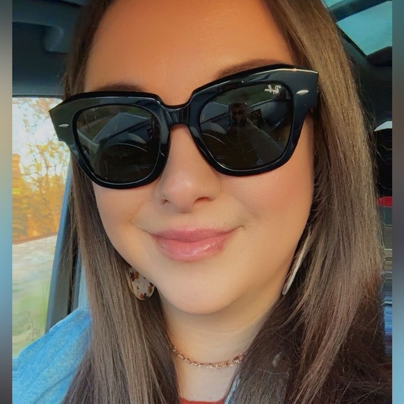 Meet your Posher, Jessie - Picture 2 of 4